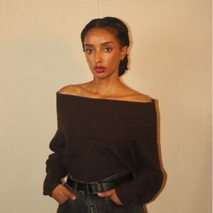 CYRUS Off Shoulder Knit Top